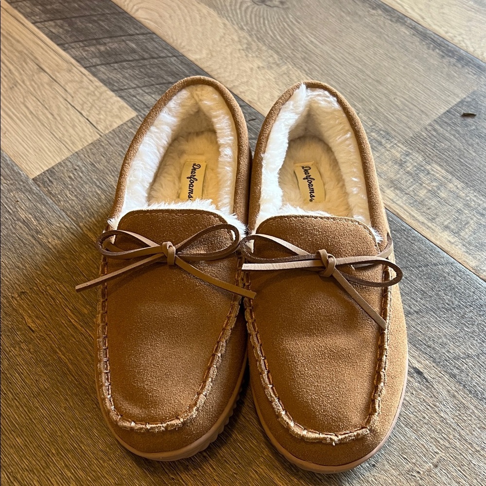 Dearfoams Tan Suede Loafers NWT Men’s size US 9